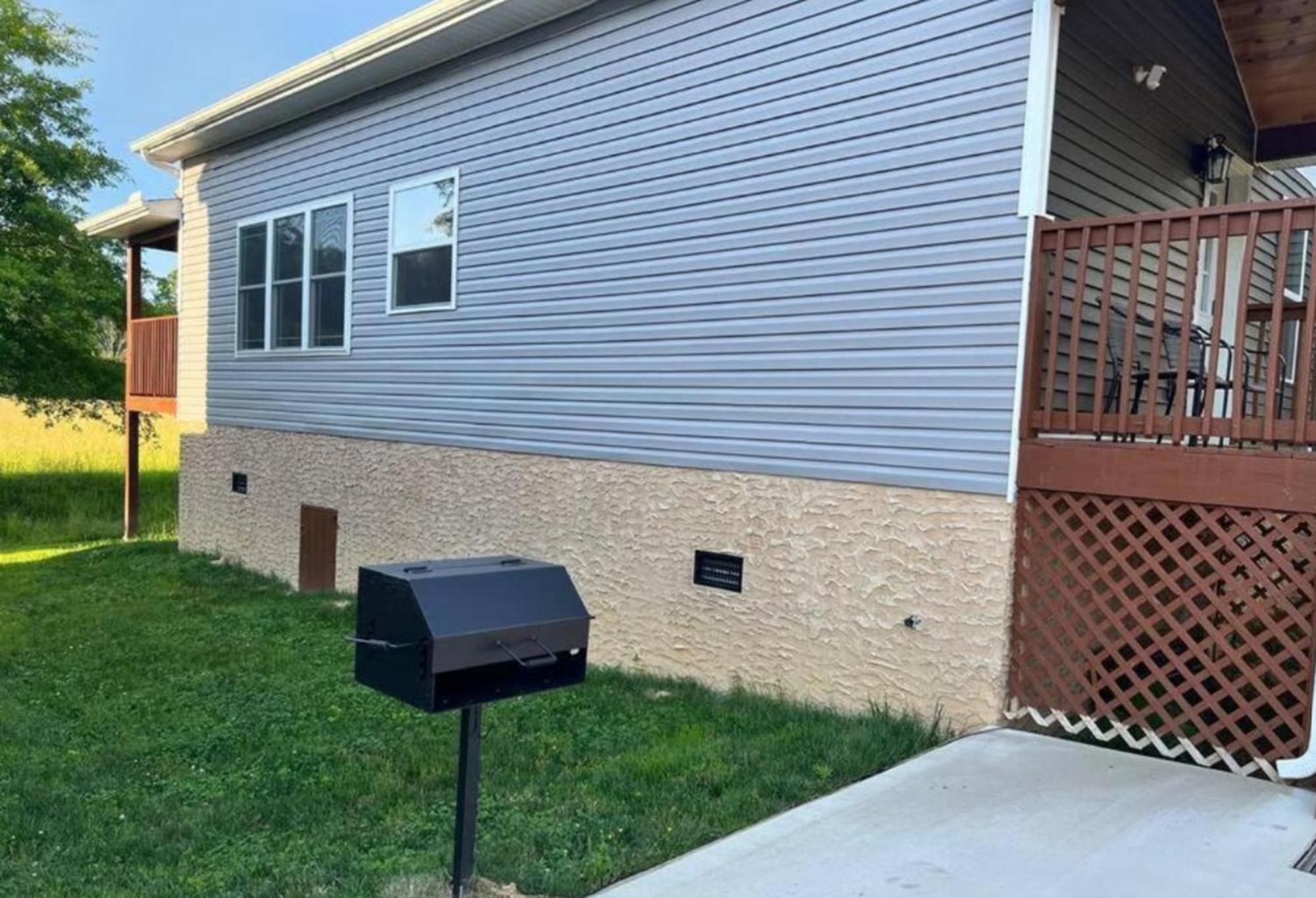 3 Master Bedrooms - Sleeps 10 - Location - Game Room - Hot Tub Pigeon Forge Exterior photo
